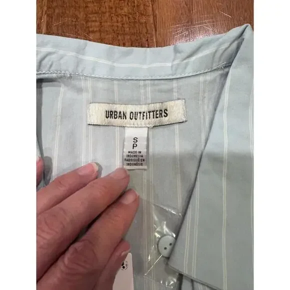 NWT Urban Outfitters Blue White Striped Pattern Folded Collar Sleeveless ButtonU - Picture 2 of 7